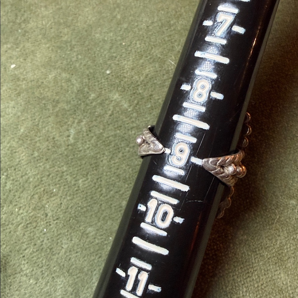 Sorrelli Silver Rectangular Crystal Ring - image 3